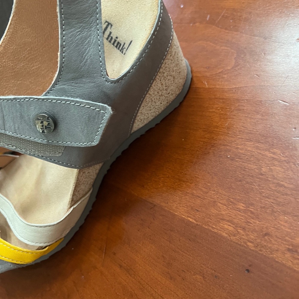 Think! Sandals - Picture 2 of 7